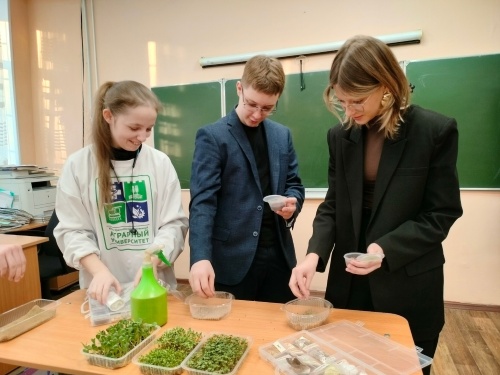 Челябинским школьникам рассказали о профессиях агронома и ландшафтного дизайнера