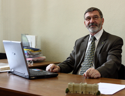 Попов Виталий Матвеевич