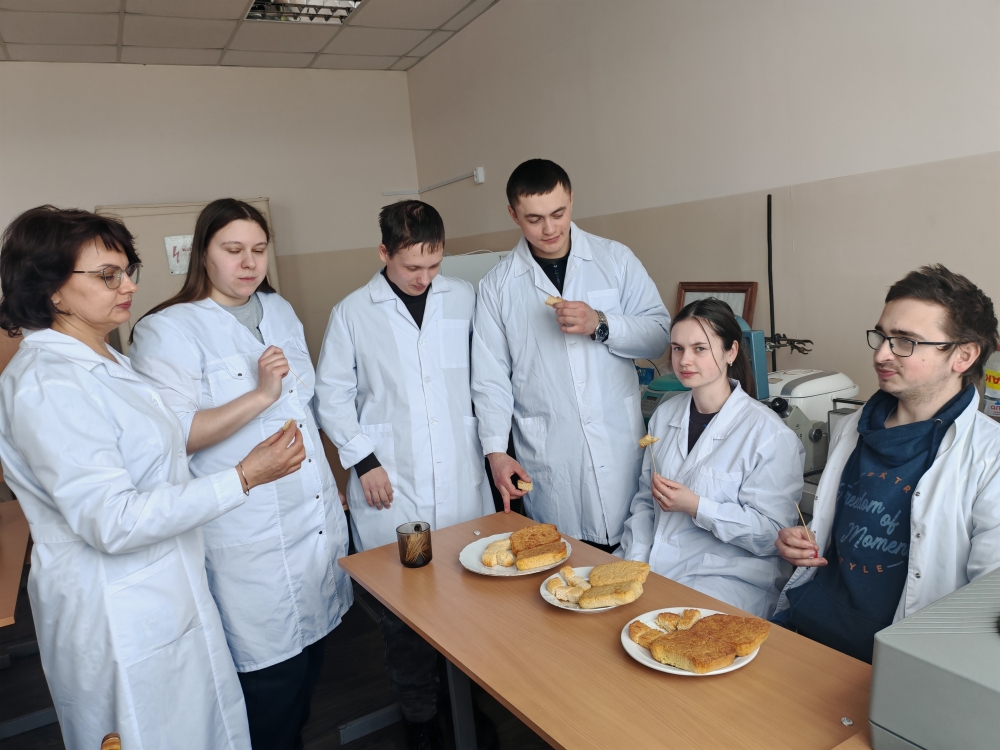 Студенческий научный кружок «Биотехнологические инновации» разрабатывает рецептуру полезного хлеба