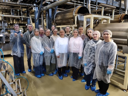 Студенты-технологи Института агроэкологии познакомились с производством кормов на заводе «UVELKA Petfood»