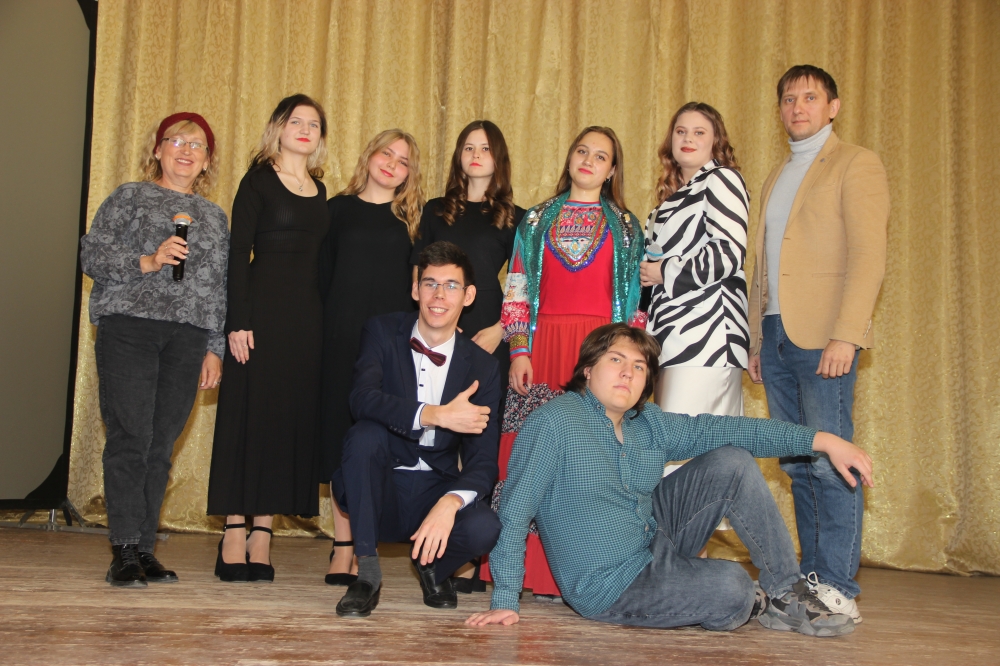 В СПО ЮУрГАУ 3 октября прошел праздничный концерт, посвящённый Дню СПО и Дню учителя