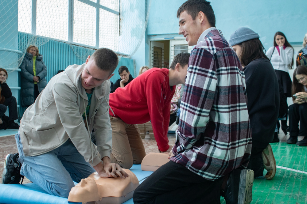 Студентов ИАЭ научили оказывать скорую медицинскую помощь
