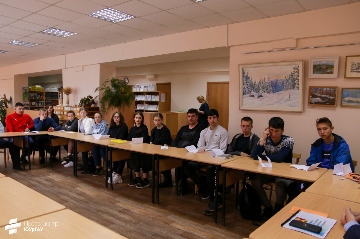 11встреча студентов с главой красноармейского района-2022.jpeg