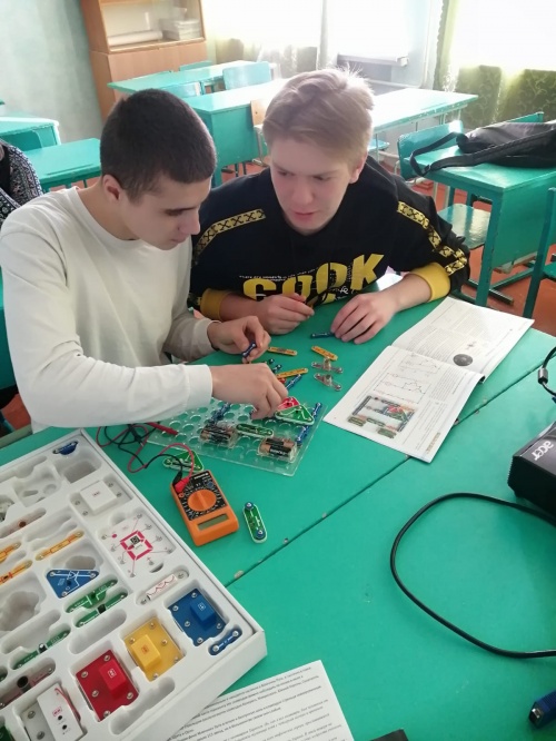 Школьники Копейска узнали о полупроводниках