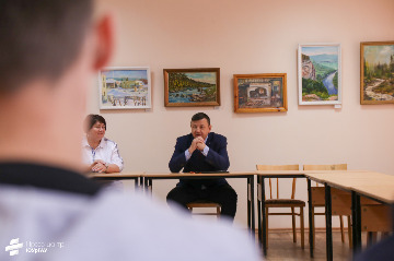 4встреча студентов с главой красноармейского района-2022.jpeg