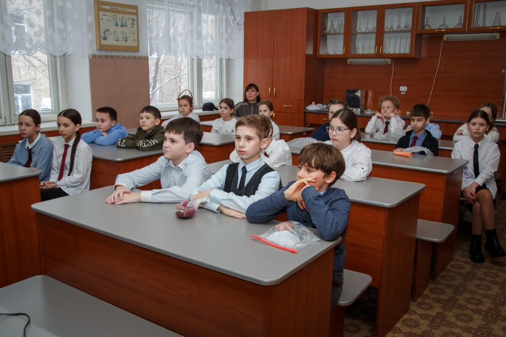  Юные исследователи из лицея № 13 познакомились с работой научного кружка кафедры инфекционных болезней и ветеринарно-санитарной экспертизы ЮУрГАУ